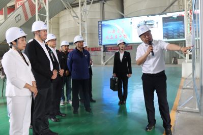 6.開(kāi)新局——與會(huì)人員參觀攪拌站園區(qū)、生產(chǎn)車(chē)間及智能控制中心